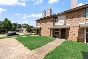 105 Wildwood Ct, Grapevine, TX 76051 - Photo 2