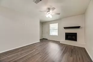 105 Wildwood Ct, Grapevine, TX 76051 - Photo 4
