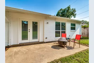 702 Woodcrest Drive, Grand Prairie, TX 75052 - Photo 30