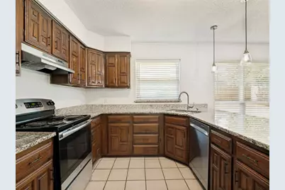 702 Woodcrest Drive, Grand Prairie, TX 75052 - Photo 22