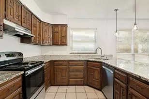 702 Woodcrest Dr, Grand Prairie, TX 75052 - Photo 22