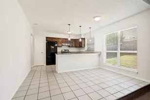 702 Woodcrest Dr, Grand Prairie, TX 75052 - Photo 18