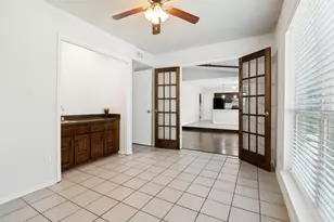 702 Woodcrest Dr, Grand Prairie, TX 75052 - Photo 14
