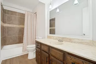 702 Woodcrest Dr, Grand Prairie, TX 75052 - Photo 28