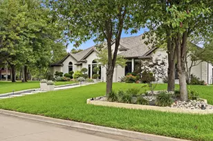 10 Trailside Ct, Mansfield, TX 76063 - Photo 2