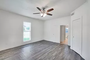 401 E Avenue G, Midlothian, TX 76065 - Photo 18