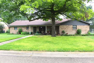 2610 Jasmine St, Stephenville, TX 76401 - Photo 2