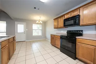 329 Valley Dr, Aubrey, TX 76227 - Photo 10