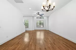 636 E Bluff St, Fort Worth, TX 76102 - Photo 10
