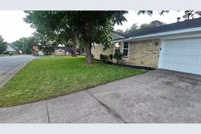 7449 Monterrey Drive, Fort Worth, TX 76112 - Photo 4