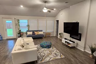 14220 Aberavon Dr, Pilot Point, TX 76258 - Photo 4