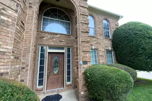 2851 Timber Hill Dr, Grapevine, TX 76051 - Photo 2