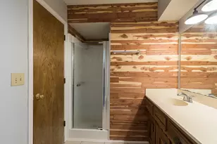 9190 Orbiter Cir, Dallas, TX 75243 - Photo 14