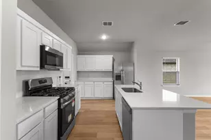1928 Laurel Pk Ln, Seagoville, TX 75159 - Photo 4