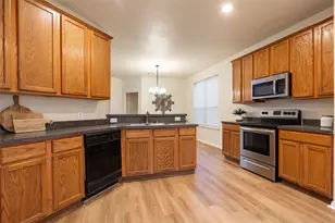 10201 Franklin Dr, Providence Village, TX 76227 - Photo 6