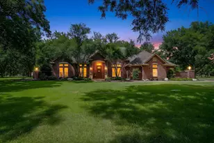 7406 Hampton Dr, Granbury, TX 76049 - Photo 1
