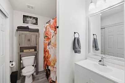 216 E Clay Street, Bowie, TX 76230 - Photo 12