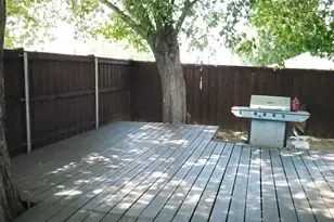 2027 Parkside Ct, Grapevine, TX 76051 - Photo 8