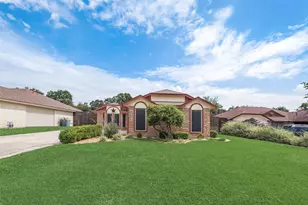 302 Manana Dr, Grand Prairie, TX 75050 - Photo 1