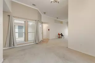 302 Manana Dr, Grand Prairie, TX 75050 - Photo 10