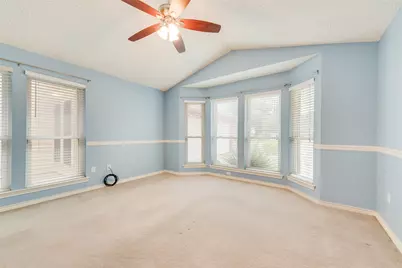 302 Manana Drive, Grand Prairie, TX 75050 - Photo 18
