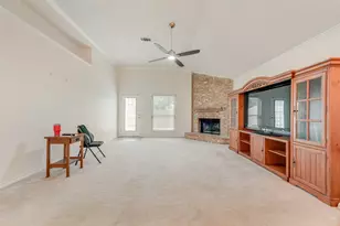 302 Manana Dr, Grand Prairie, TX 75050 - Photo 8