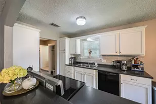 4421 Tiptop St, Haltom City, TX 76117 - Photo 8