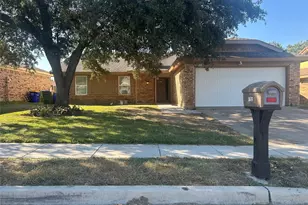 6620 Moss Ln, Watauga, TX 76148 - Photo 2