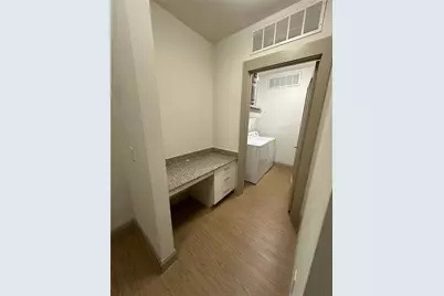 801 N Bishop Avenue #1-205, Dallas, TX 75208 - Photo 4