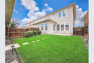 1020 Gardenia Street, Carrollton, TX 75007 - Photo 32