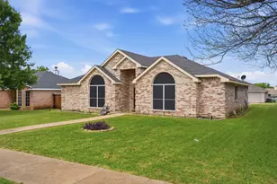 1531 Rebecca Ln, Lancaster, TX 75134 - Photo 2