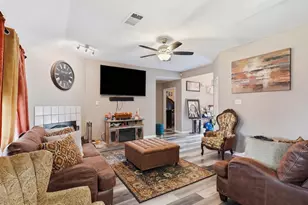 1531 Rebecca Ln, Lancaster, TX 75134 - Photo 4