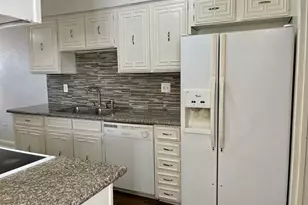 2310 Chapel Hill Ln, Arlington, TX 76014 - Photo 4