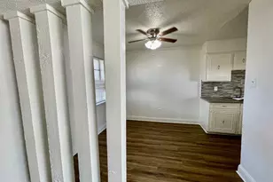2310 Chapel Hill Ln, Arlington, TX 76014 - Photo 6