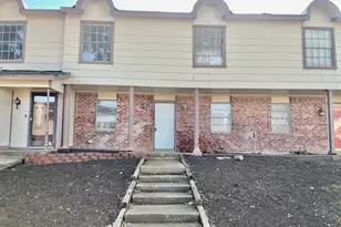 2310 Chapel Hill Ln, Arlington, TX 76014 - Photo 1