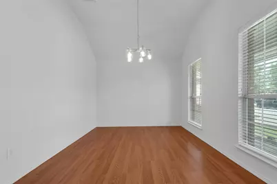 715 W Milton Drive, Arlington, TX 76001 - Photo 4