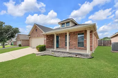 715 W Milton Drive, Arlington, TX 76001 - Photo 2