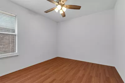 715 W Milton Drive, Arlington, TX 76001 - Photo 18