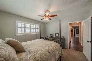 1806 Hilltop Ln, Pantego, TX 76013 - Photo 16