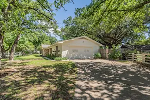 1806 Hilltop Ln, Pantego, TX 76013 - Photo 2