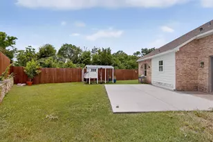 2230 Larry Dr, Dallas, TX 75228 - Photo 24