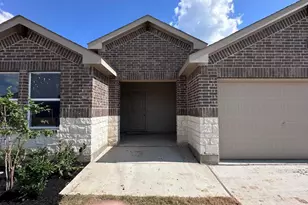 10813 Bloodstone Dr, Fort Worth, TX 76036 - Photo 2