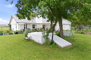 698 Hackberry Rd, Van Alstyne, TX 75495 - Photo 24