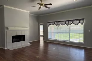 9703 Argyle Ct, Granbury, TX 76049 - Photo 6