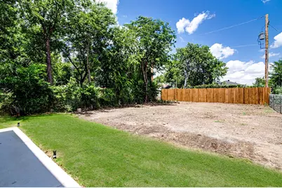 320 W Gambrell Street, Fort Worth, TX 76115 - Photo 26