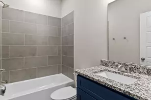 320 W Gambrell St, Fort Worth, TX 76115 - Photo 20