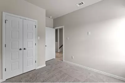 320 W Gambrell Street, Fort Worth, TX 76115 - Photo 22