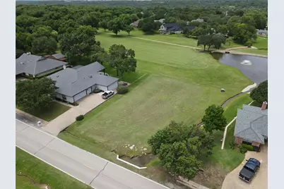 8812 Bellechase Road, Granbury, TX 76049 - Photo 2