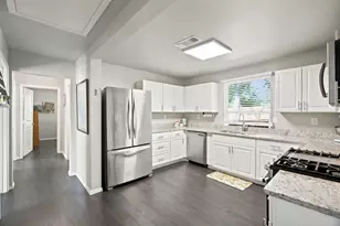 1001 N Carroll Blvd, Denton, TX 76201 - Photo 6
