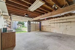 311 W 7th St, Irving, TX 75060 - Photo 18
